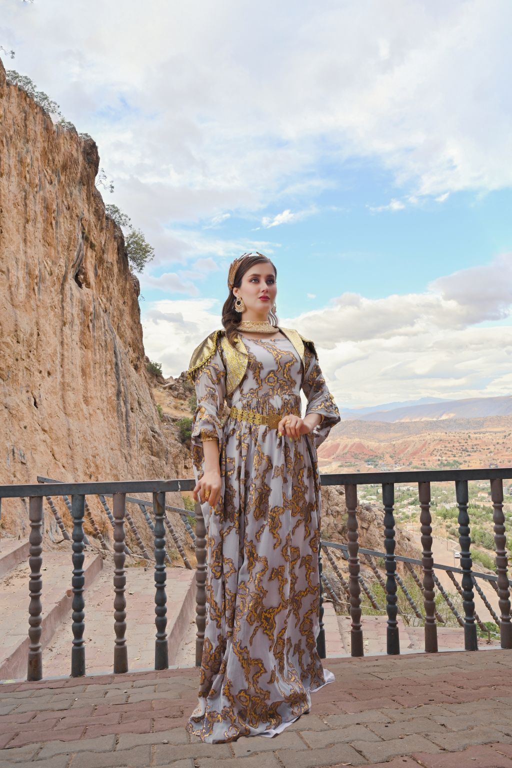 Eyşana Elî - Eşqa bê sal u zeman