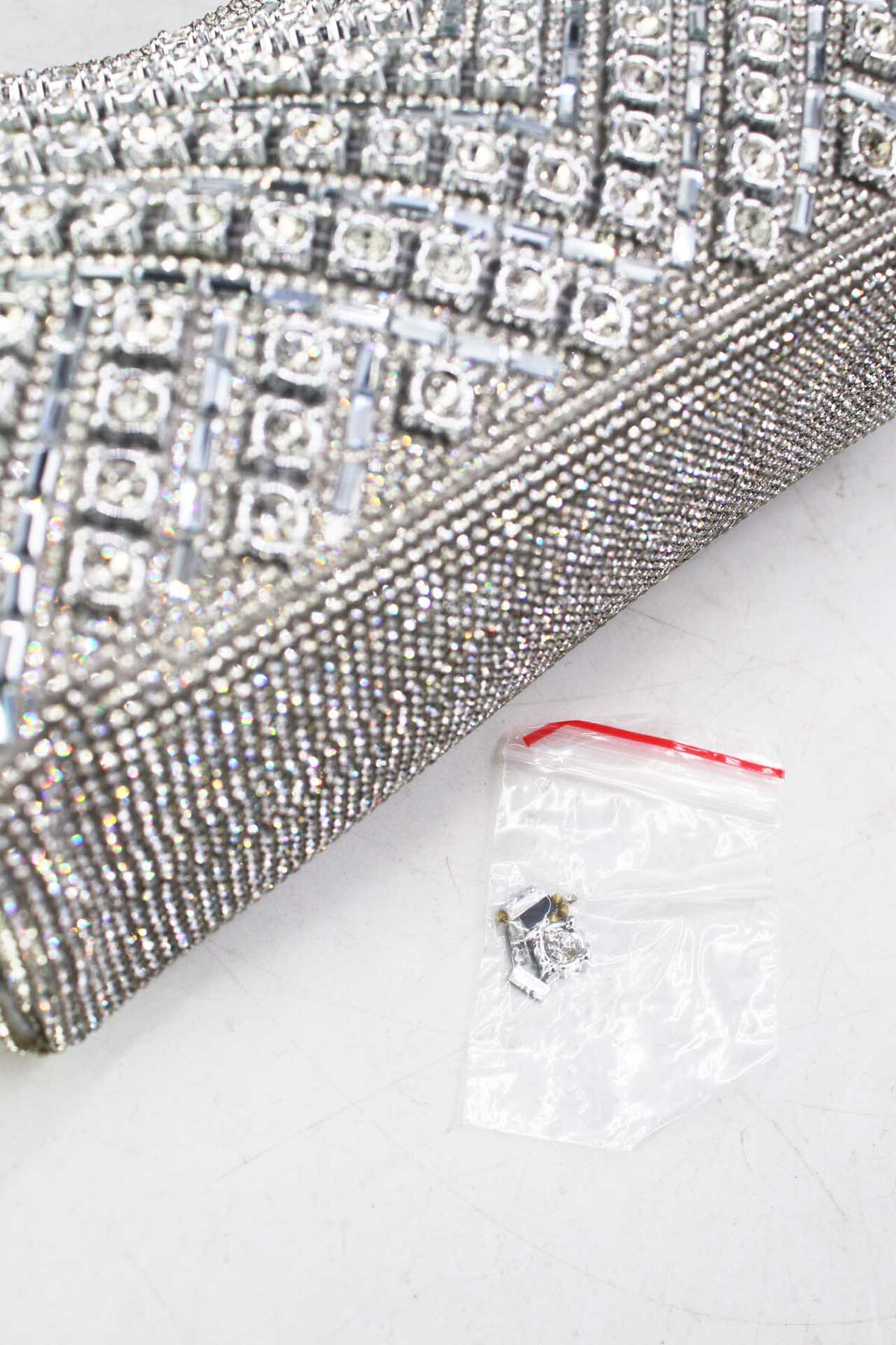 Handtasche - Sac de soirée avec strass argentés – Bild 4