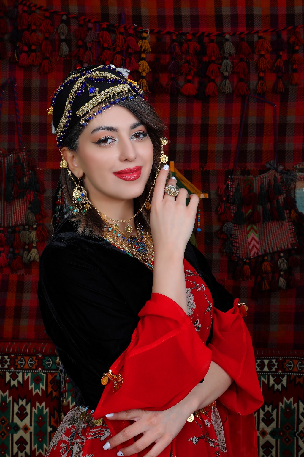 Schwarze Samtjacke kurz – Bild 2